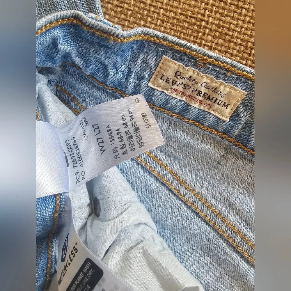 Levi’s Premium Ribcage Straight Ankle Jeans Womens 27 High Rise Distressed Light